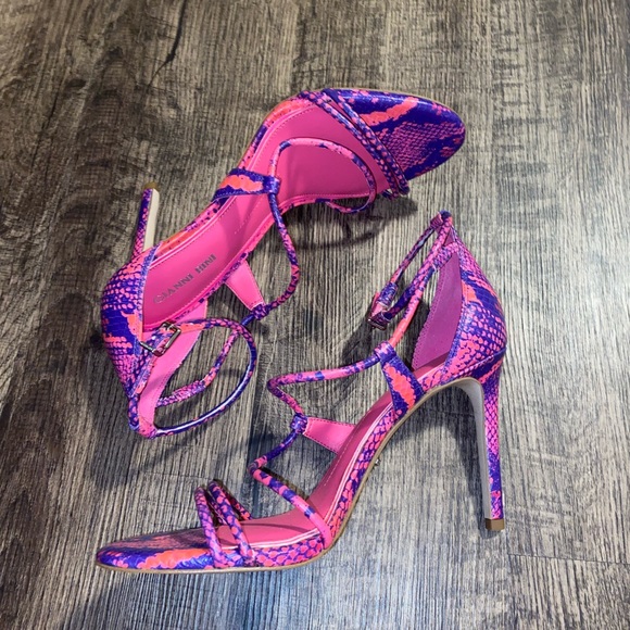 SOLD | GB Heels - Picture 3 of 3